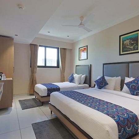 Hotel Royal Town 阿穆达巴 外观 照片